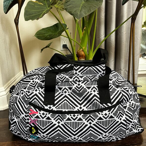 Brand New!! Roxy Duffel Bag - Picture 2 of 8